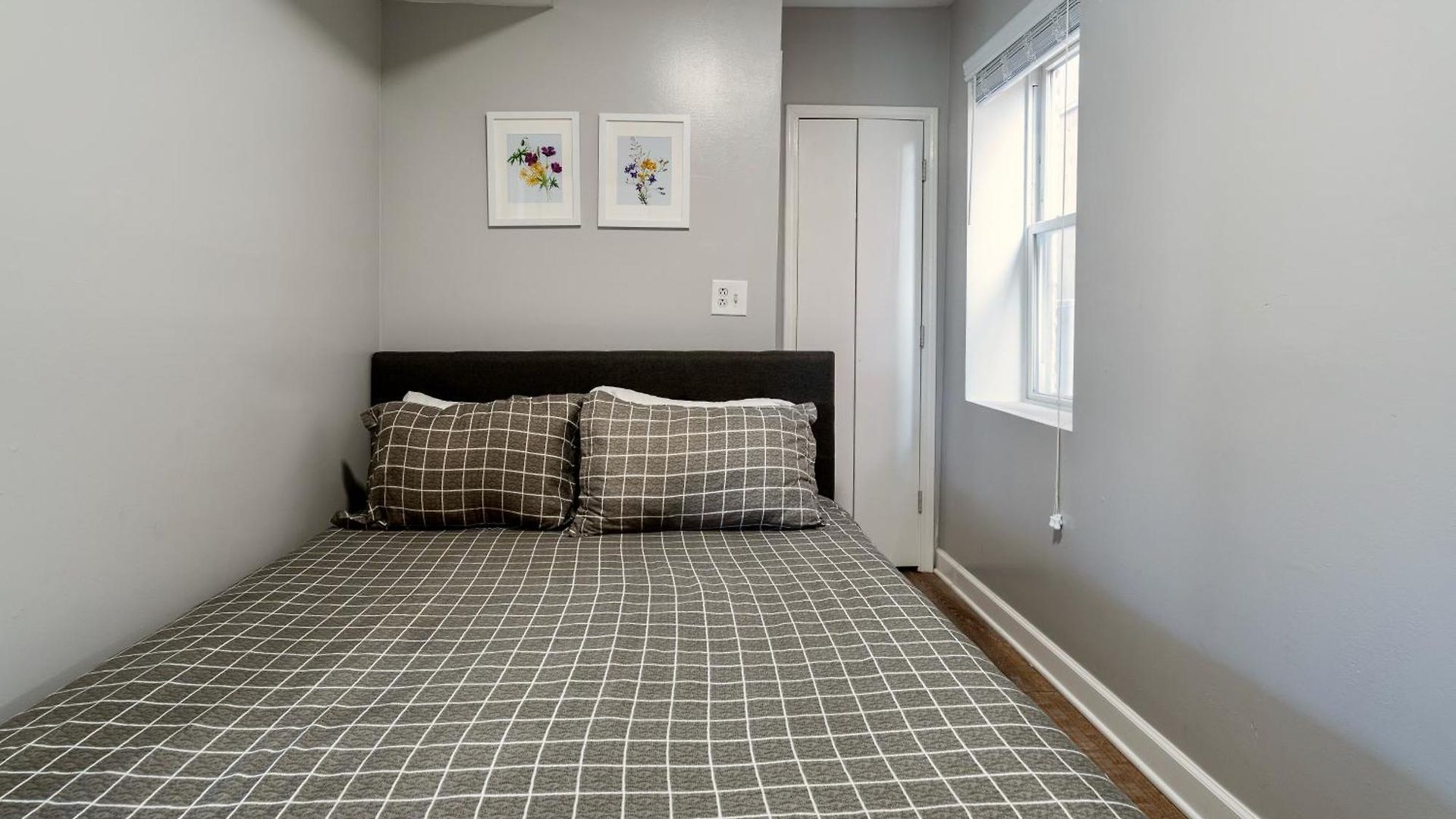 Stylish & Bright Gem Overlooks Lovely Park With Great Amenities * Chicago