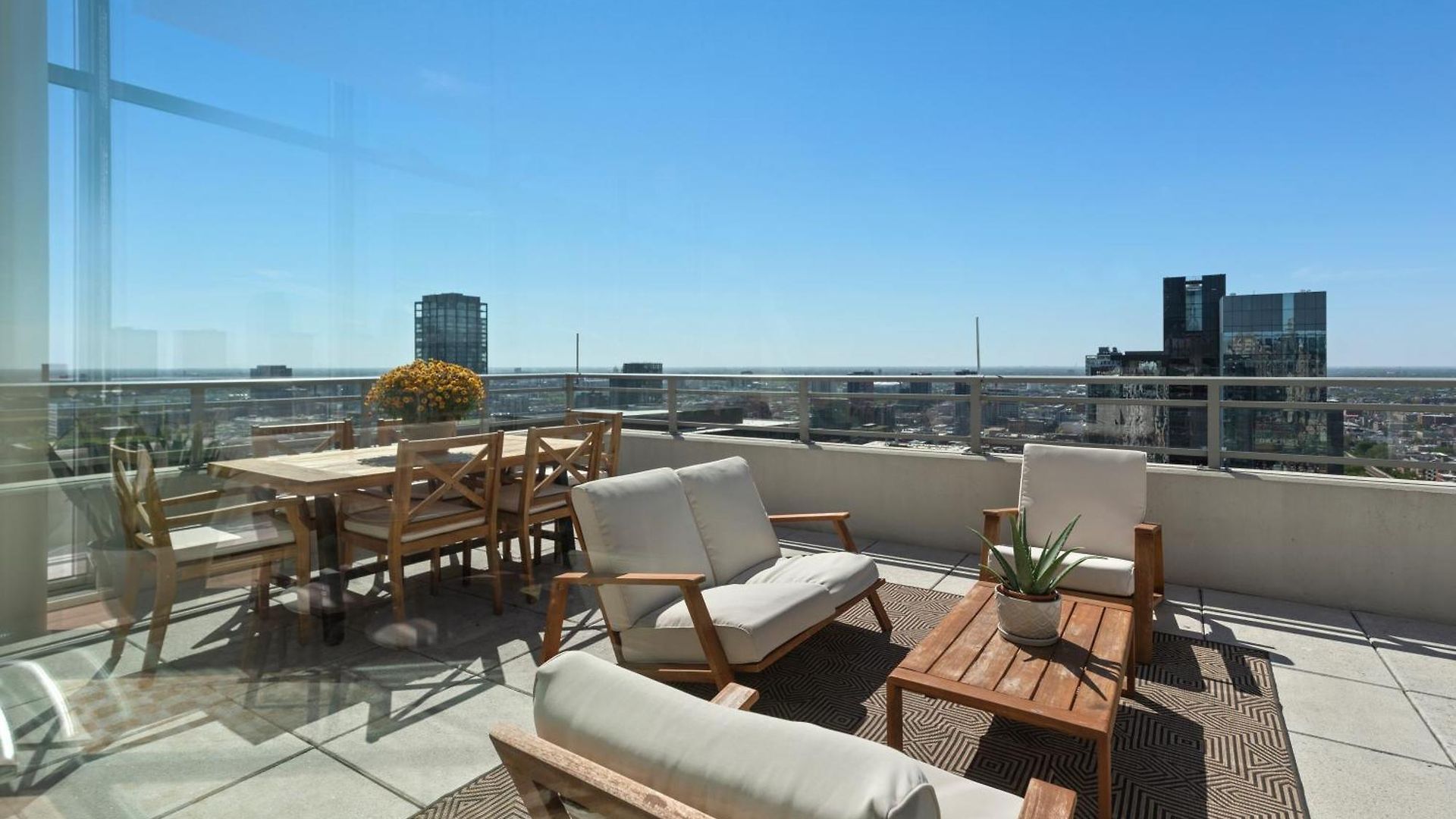 K2 Sky High With Stunning Views In West Loop