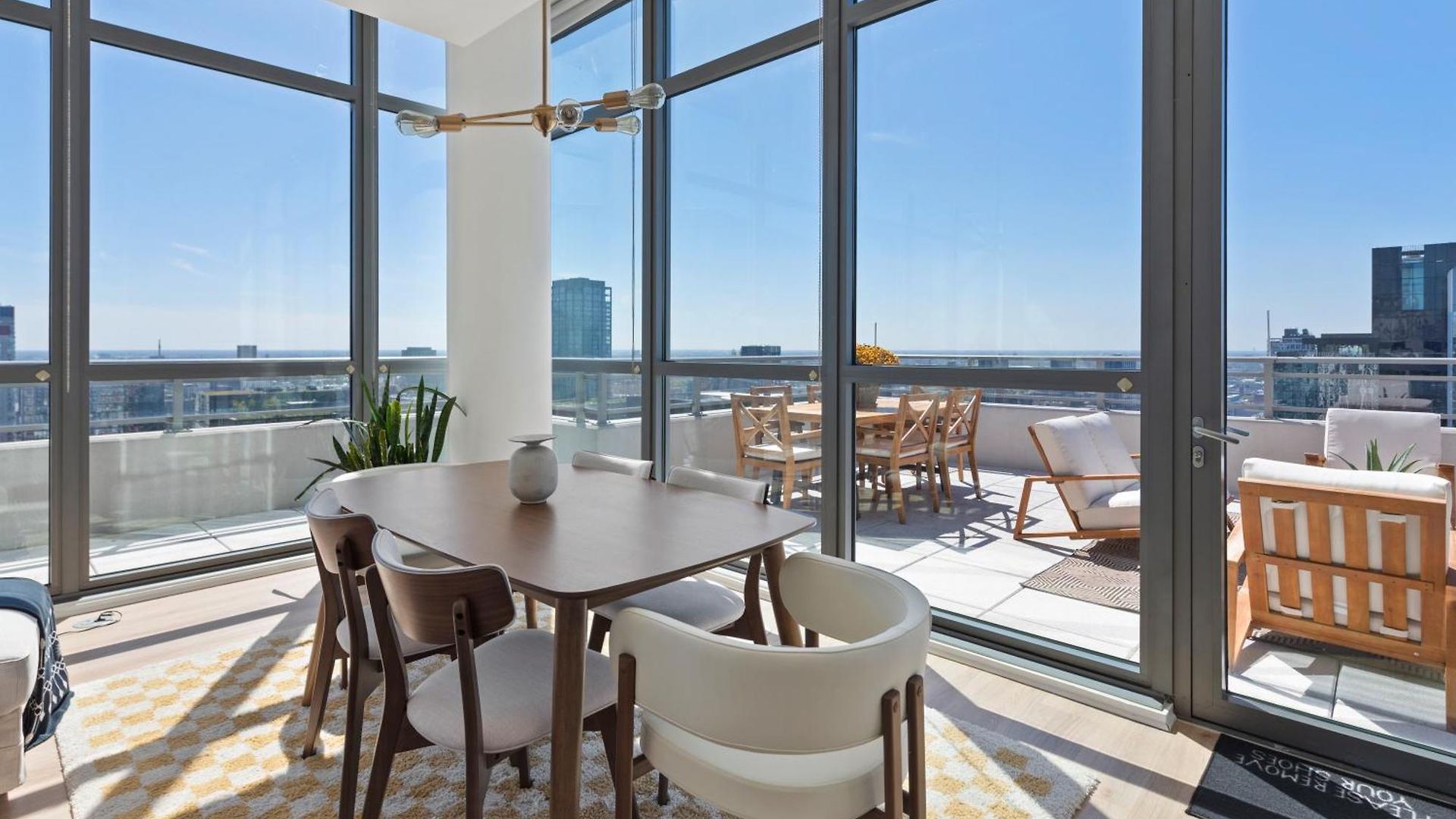 K2 Sky High With Stunning Views In West Loop Apartment