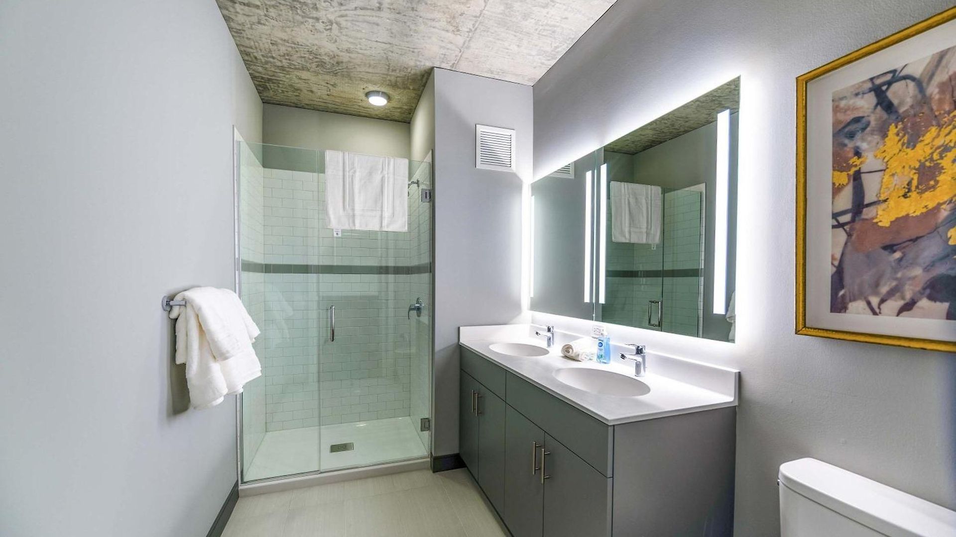 New Sleek 2br - Perfect Blend Of Comfort & Style In *