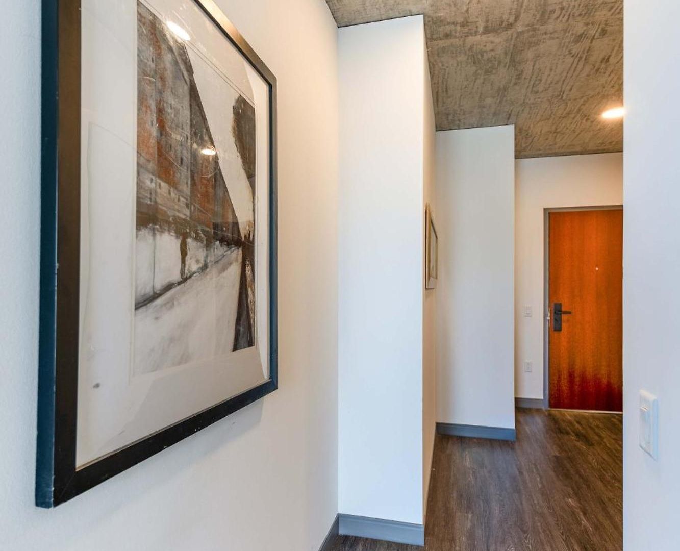 New Sleek 2br - Perfect Blend Of Comfort & Style In Apartment