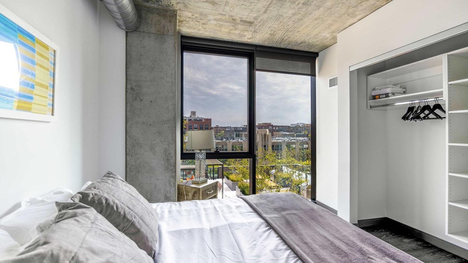New Sleek 2br - Perfect Blend Of Comfort & Style In Apartment Chicago