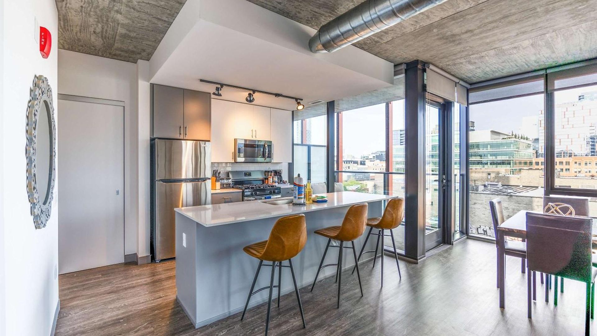 New Sleek 2br - Perfect Blend Of Comfort & Style In Apartment Chicago