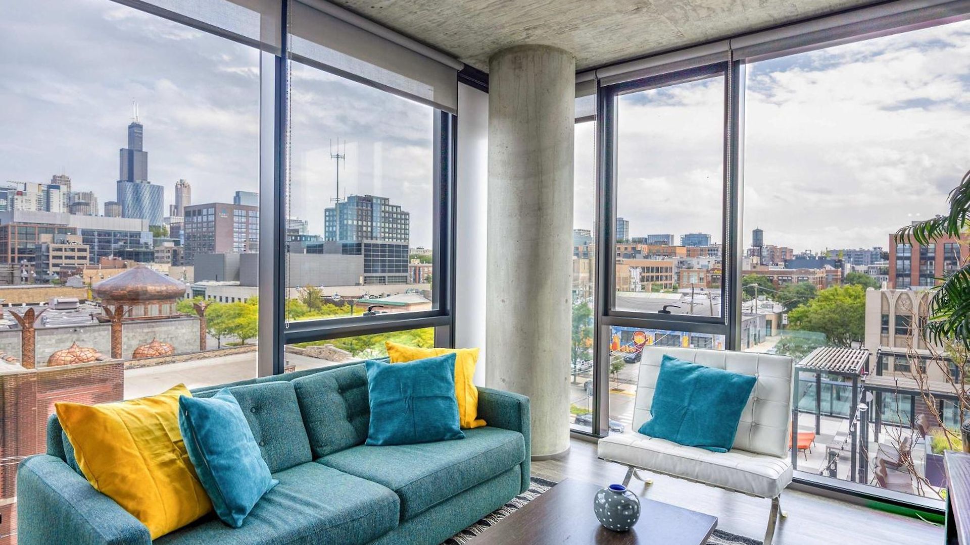 New Sleek 2br - Perfect Blend Of Comfort & Style In Apartment