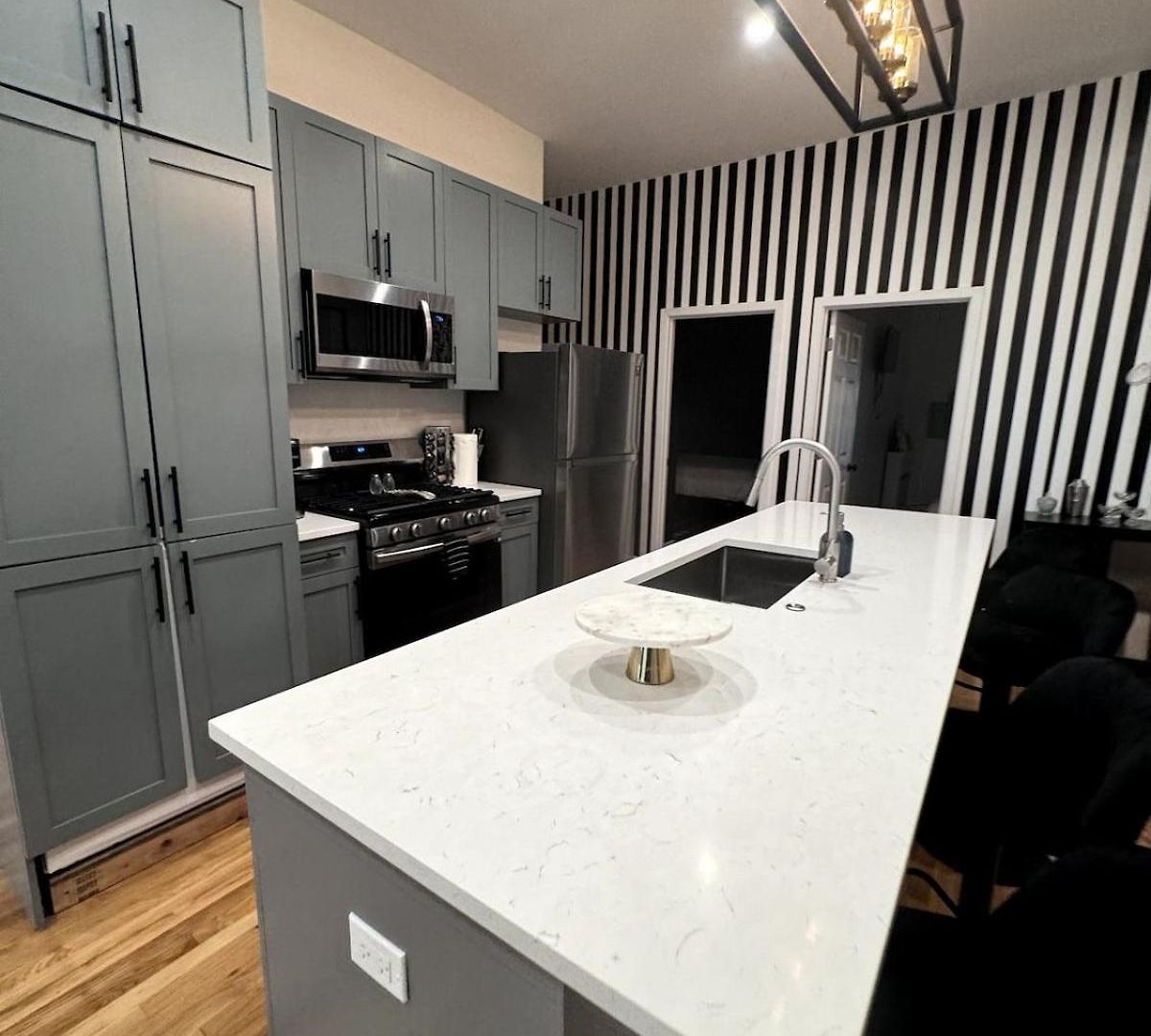Vogue Bucktown Apartment *