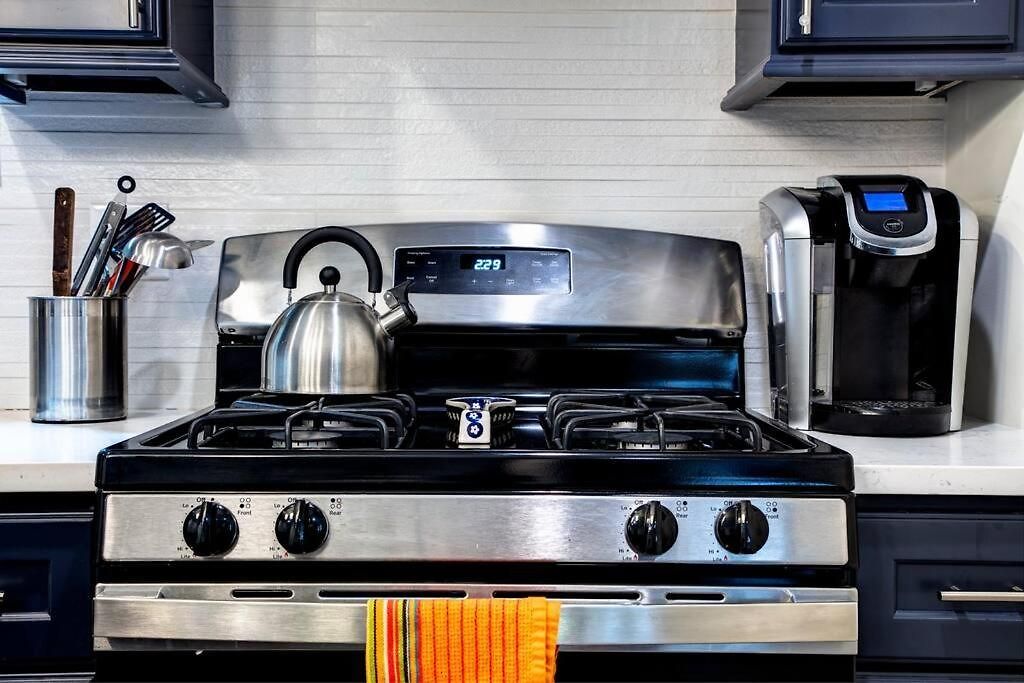 Stylish 2br Stunner In Unbeatable Location *