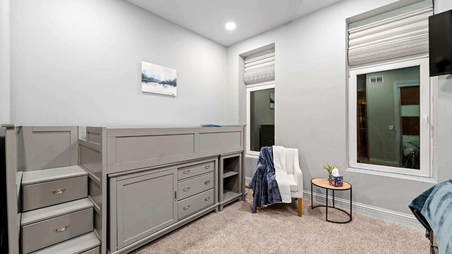 Holiday home Mid-century Gem By United Center *