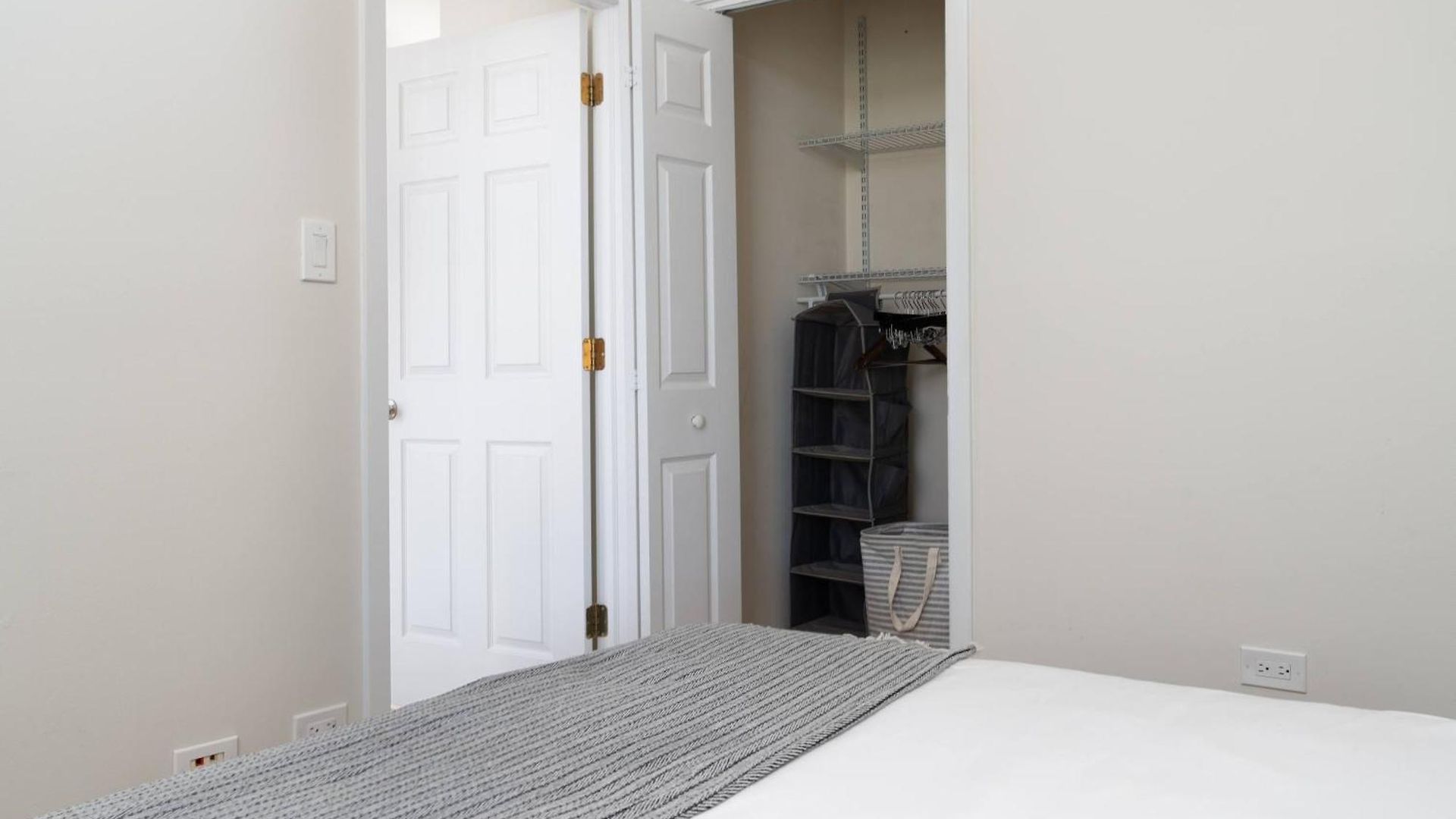 Ukrainian Village 3Br Apartment Apartment *