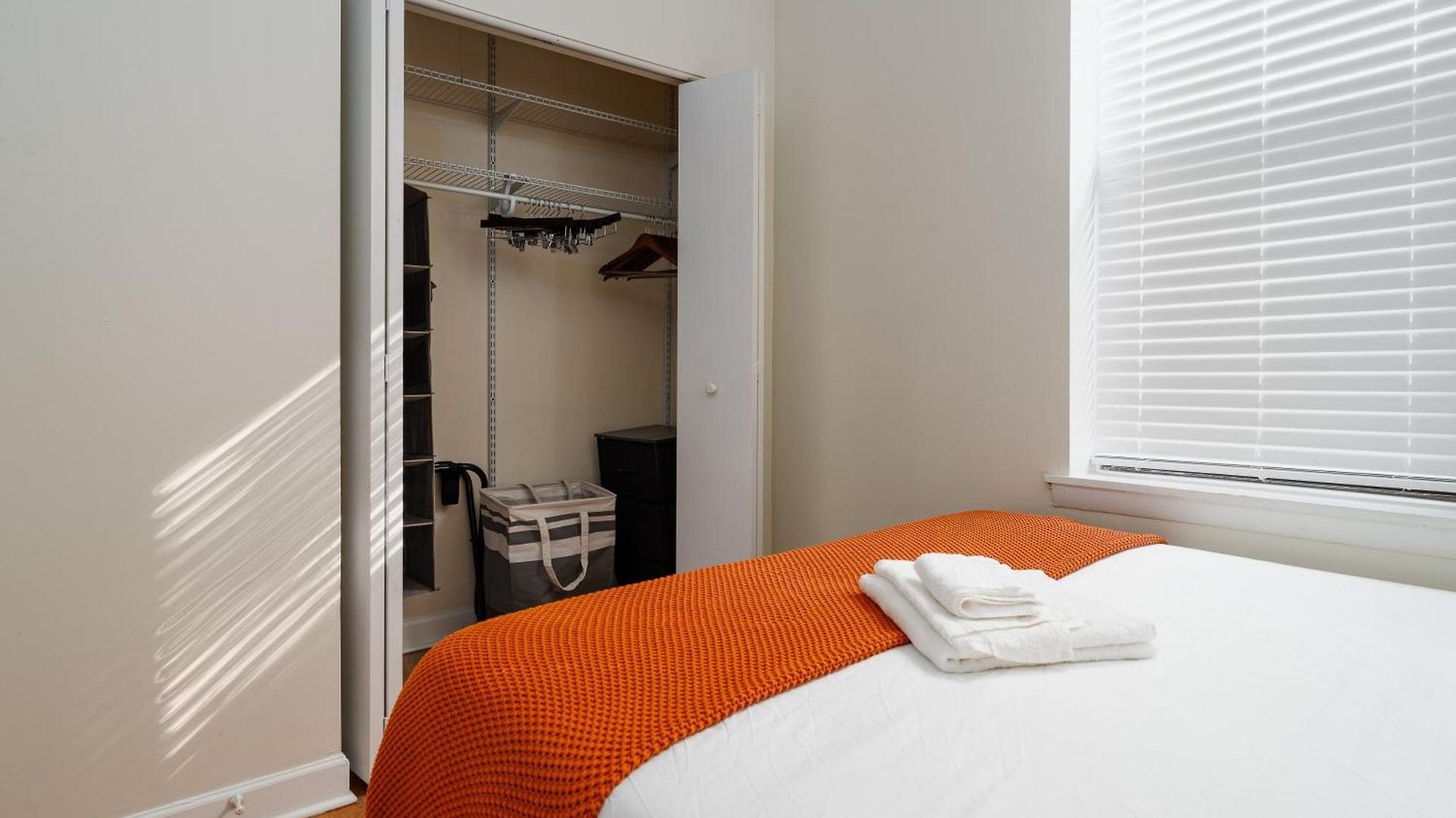 Ukrainian Village 3Br Apartment * Chicago