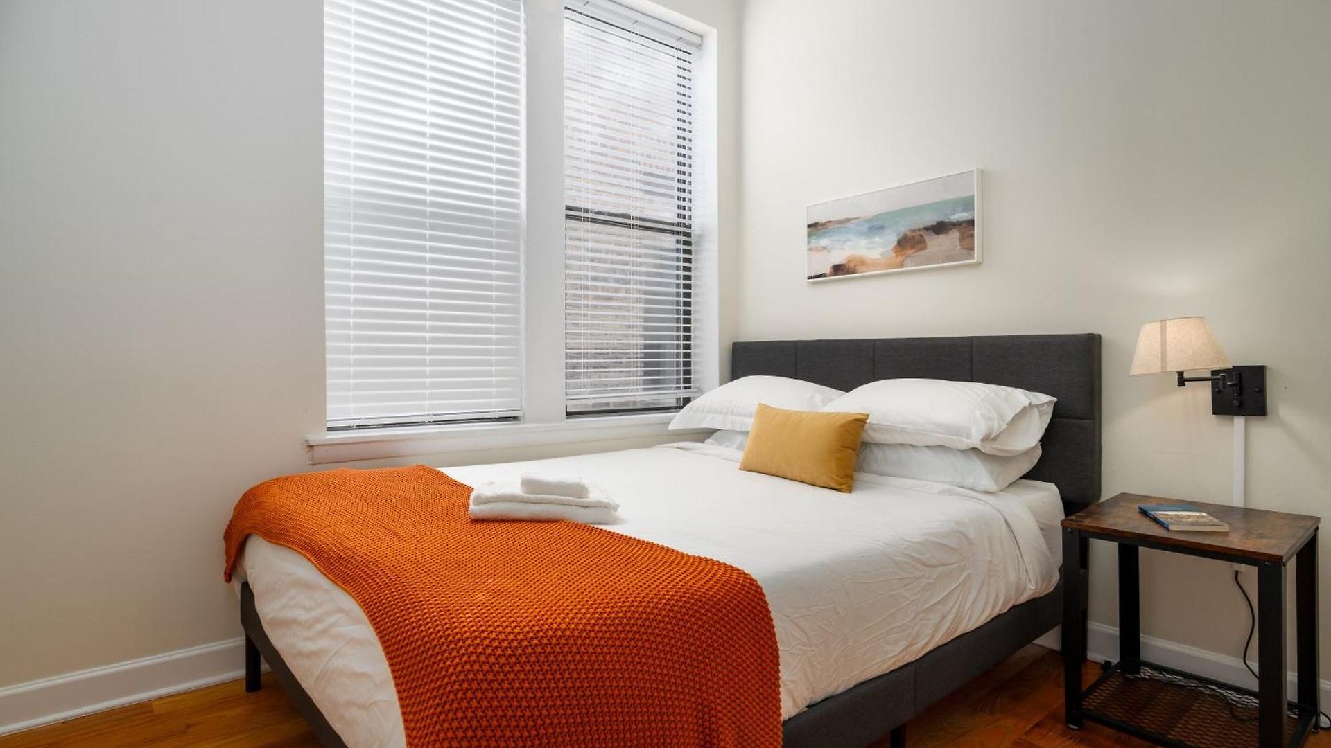 Ukrainian Village 3Br Apartment * Chicago