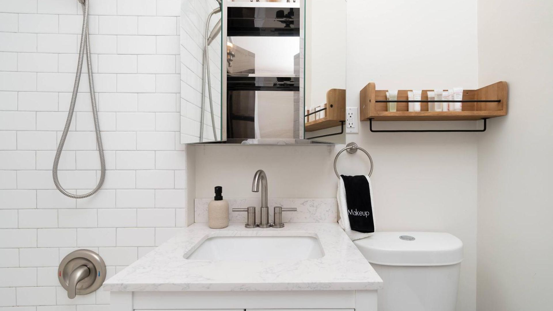 Ukrainian Village 3Br Apartment