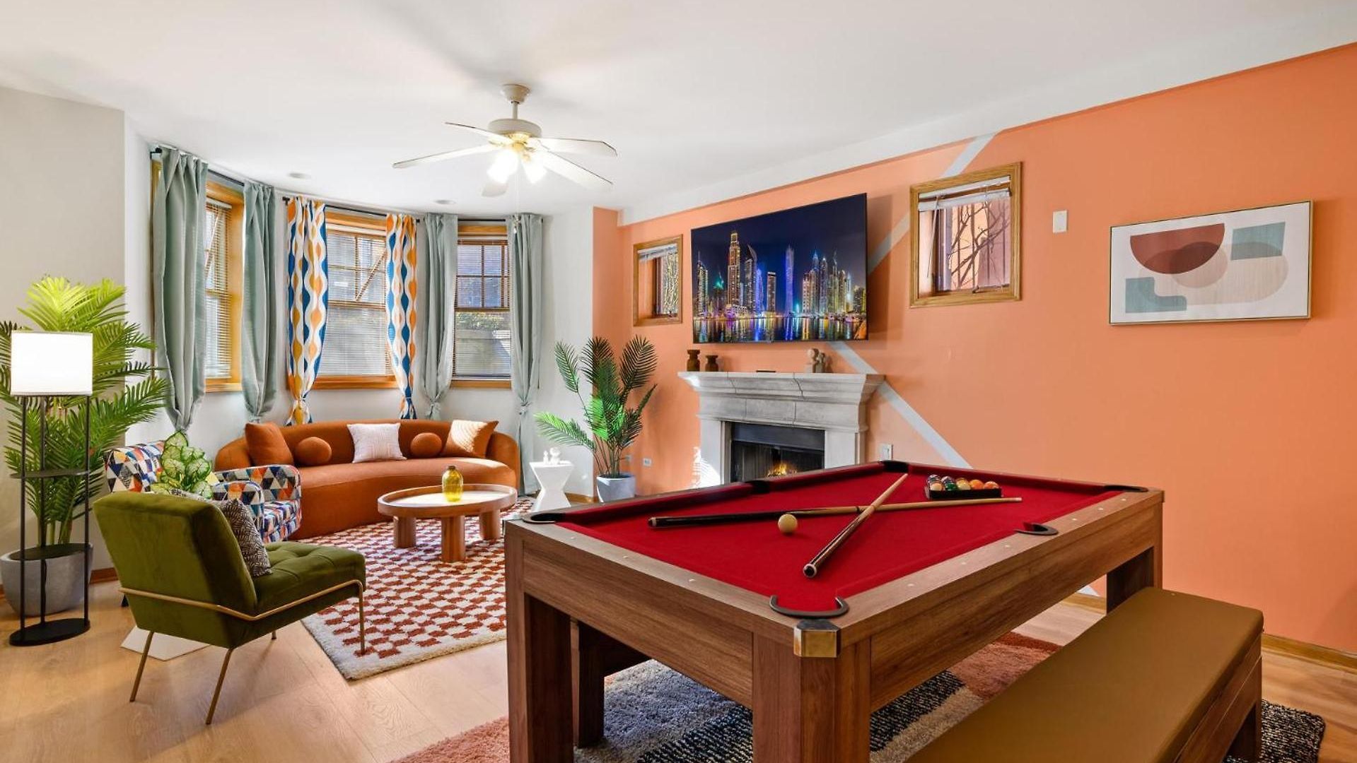 Designer Billiards Private Patio 1 Parking *