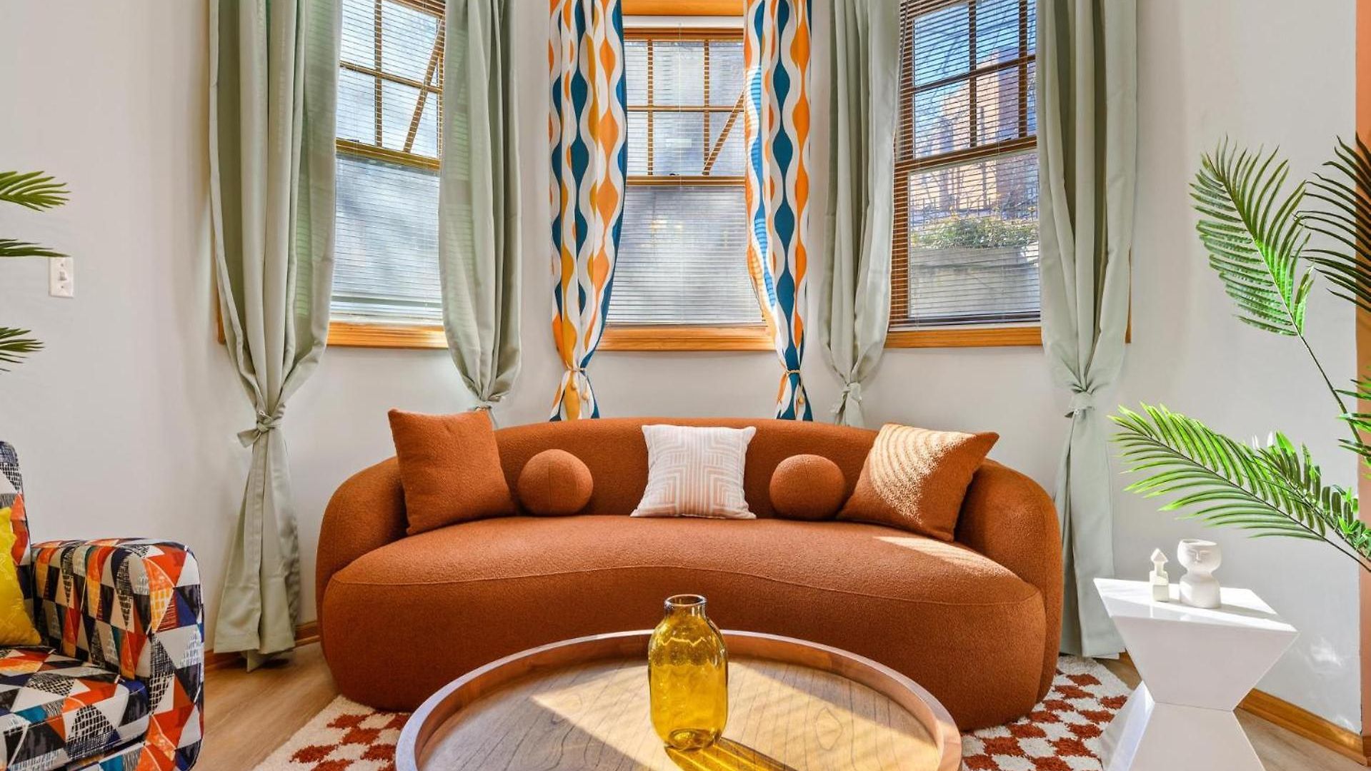 Apartment Designer Billiards Private Patio 1 Parking