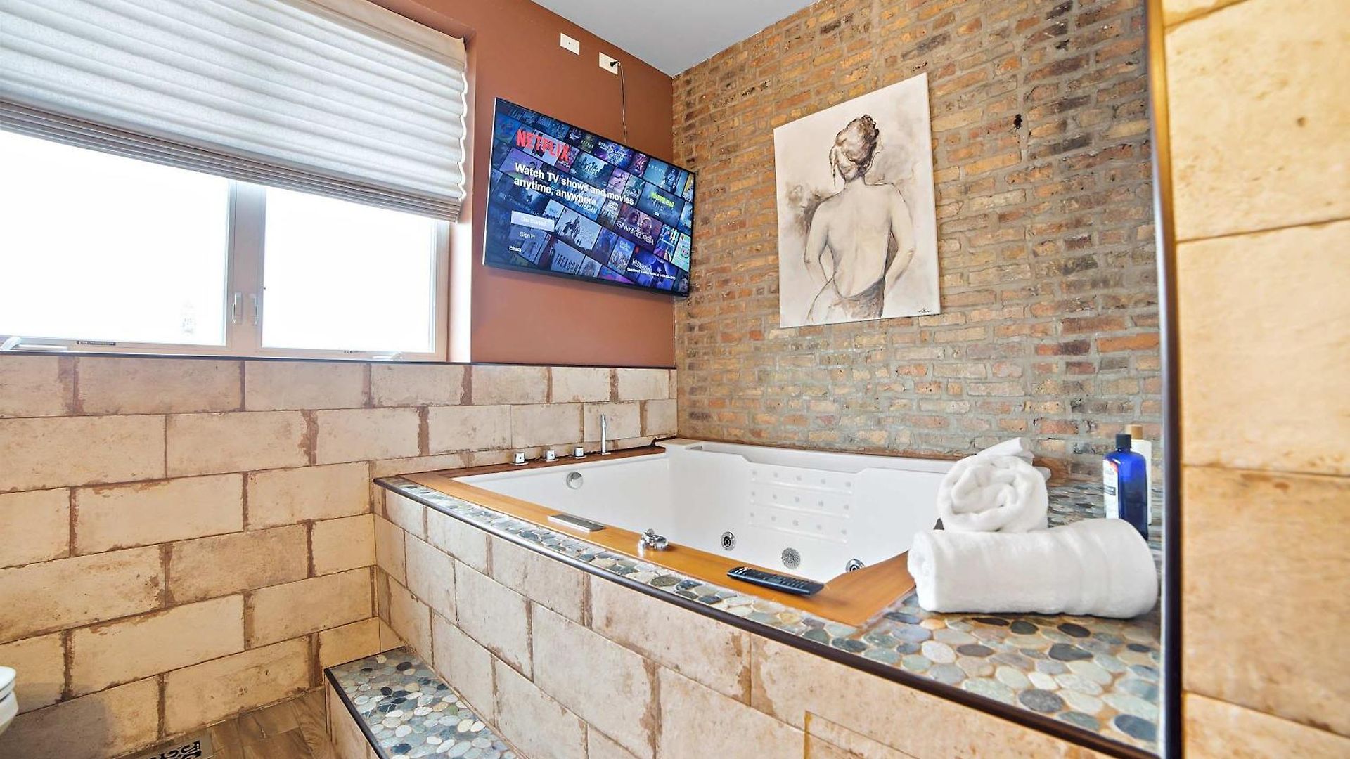 Mid-century Gem By United Center