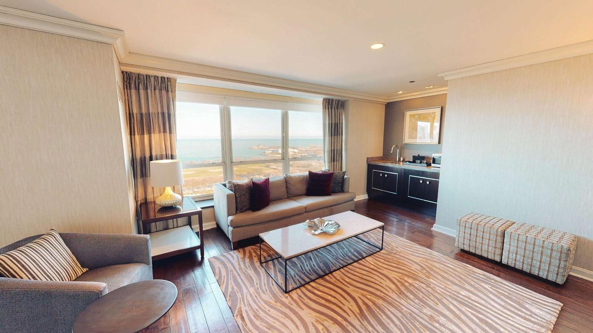 Hilton Hotel 3*