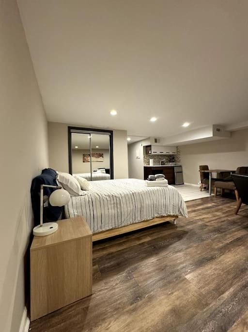 Apartment Oldtown Stylish Cute Chicago