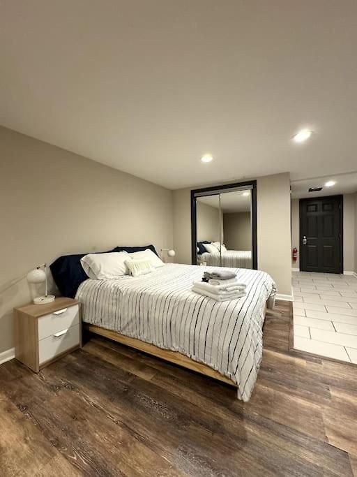 Apartment Oldtown Stylish Cute Chicago