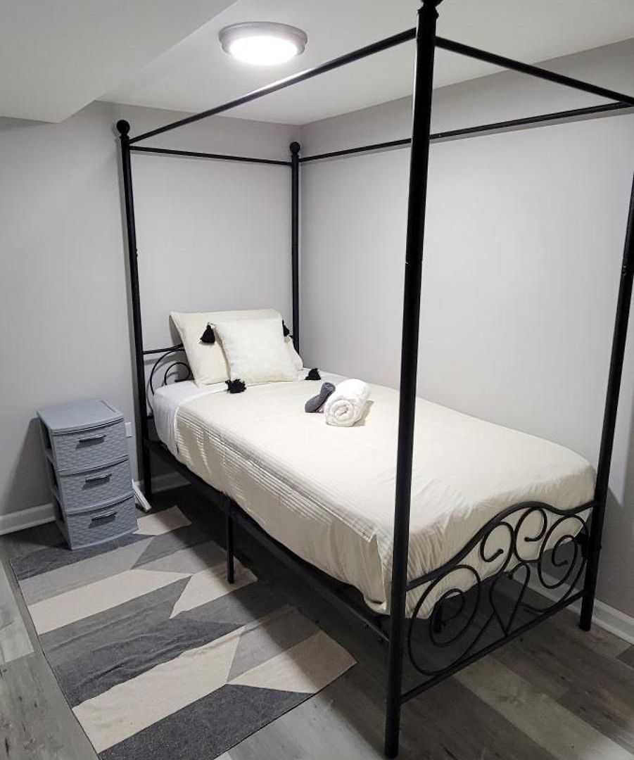 Avenue Hostel *