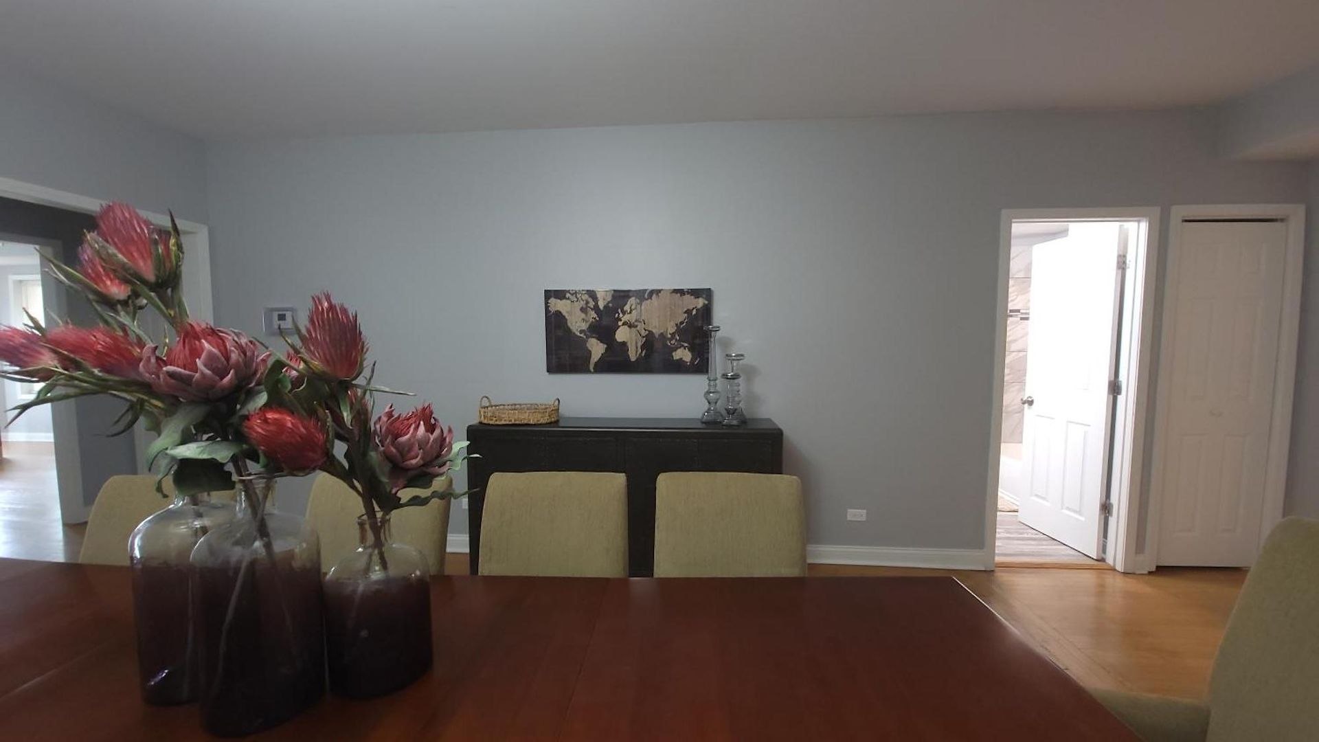 Beautiful Big 3 Bedroom Quiet Near Downtown Apartment Chicago