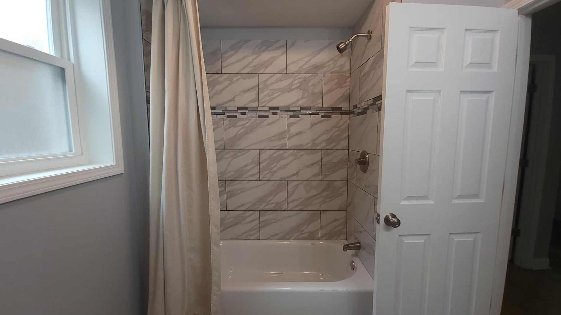 Beautiful Big 3 Bedroom Quiet Near Downtown Apartment Chicago