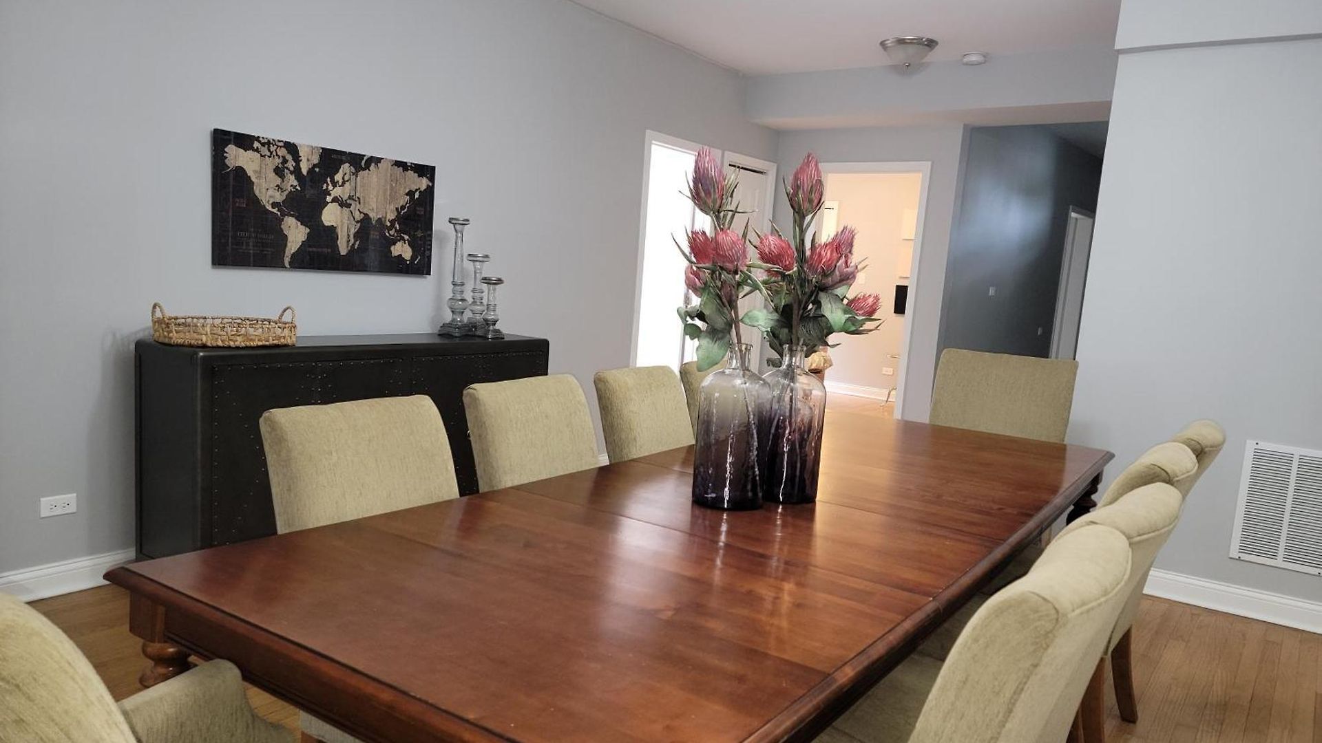 Apartment Beautiful Big 3 Bedroom Quiet Near Downtown *