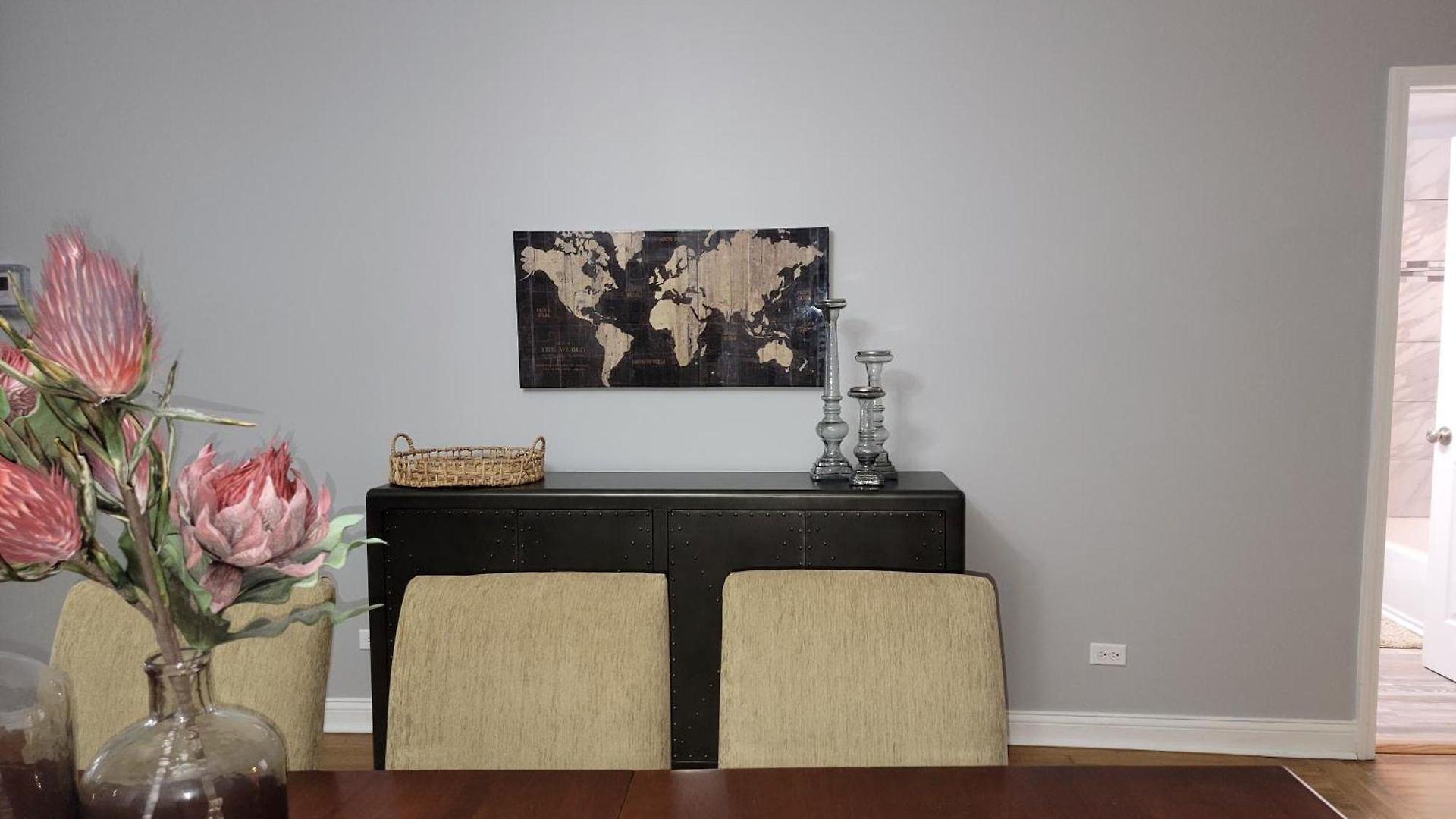 Apartment Beautiful Big 3 Bedroom Quiet Near Downtown Chicago