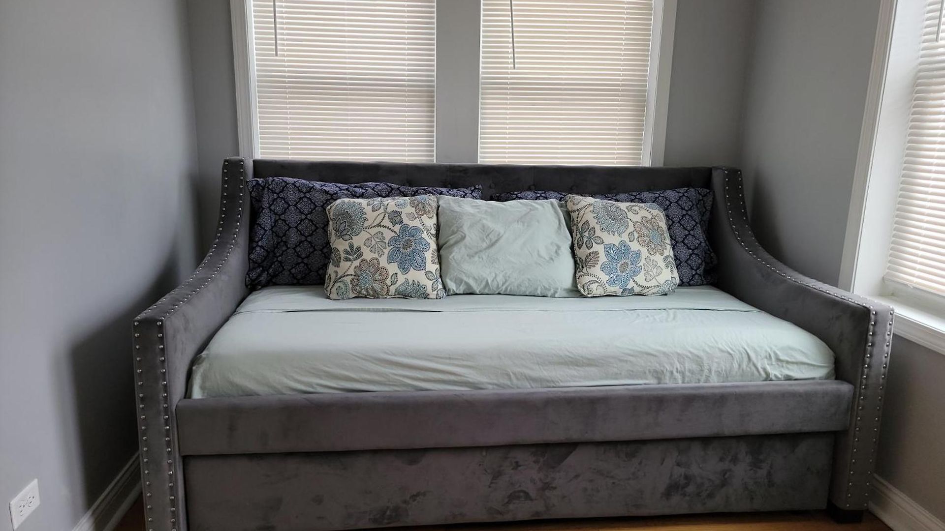 Beautiful Big 3 Bedroom Quiet Near Downtown Apartment Chicago
