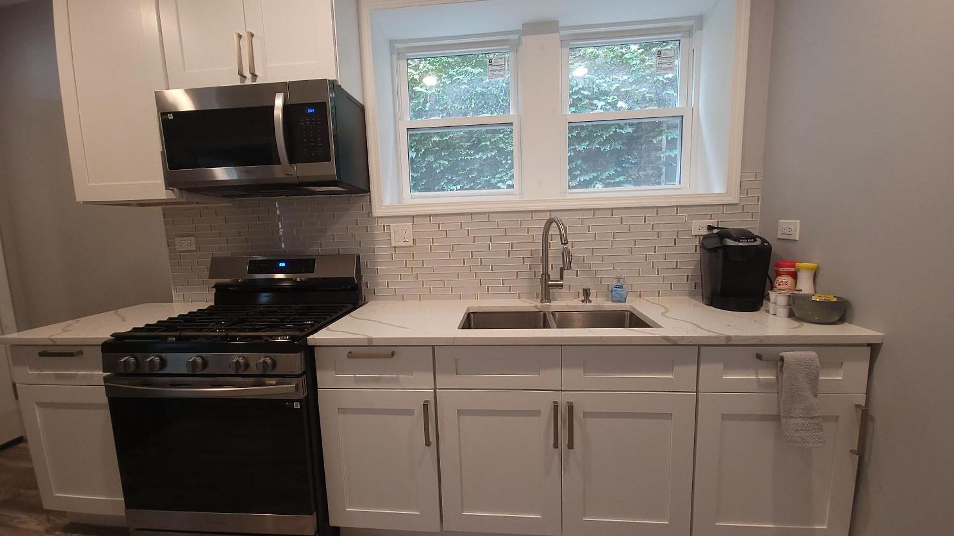 Apartment Beautiful Big 3 Bedroom Quiet Near Downtown *