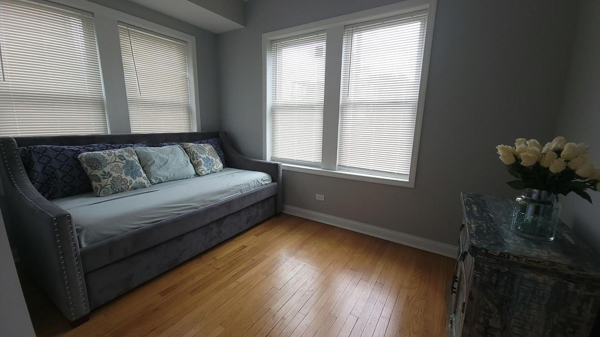 Beautiful Big 3 Bedroom Quiet Near Downtown