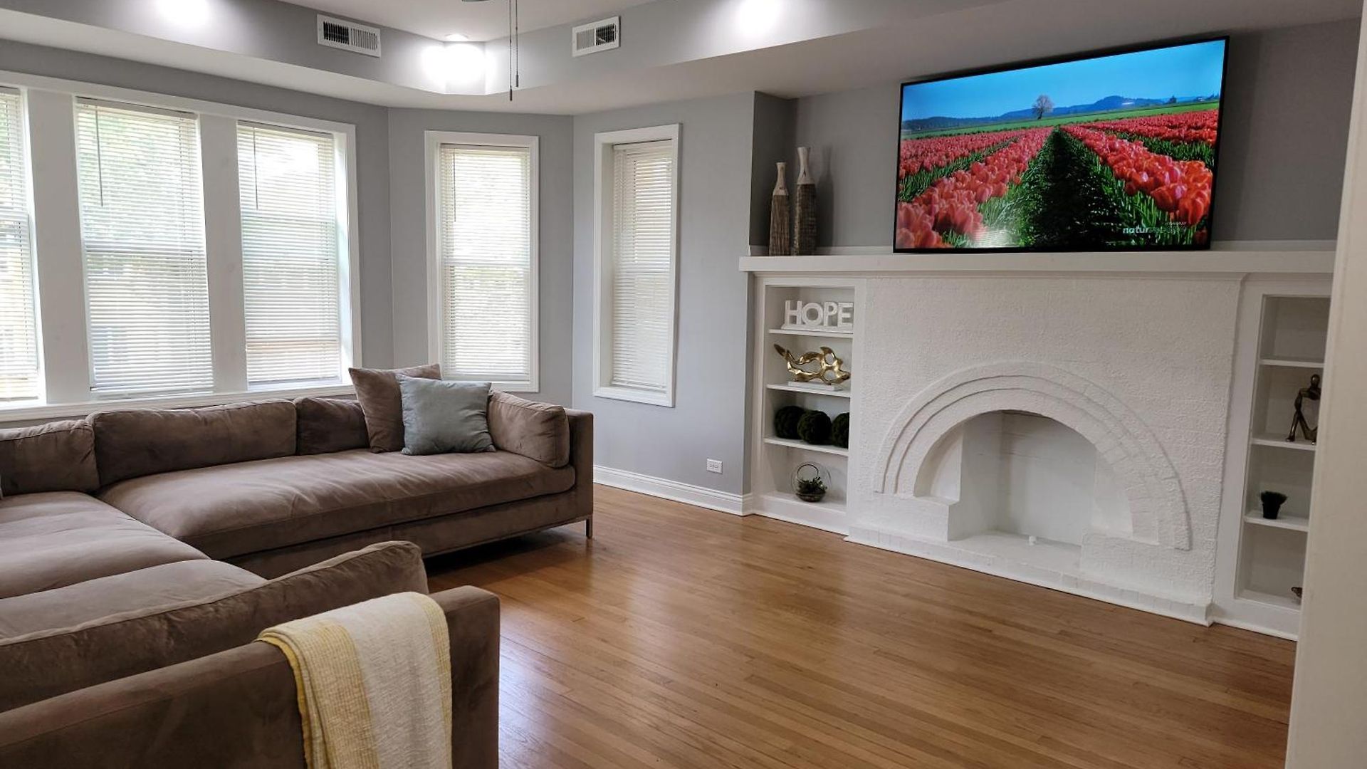 Apartment Beautiful Big 3 Bedroom Quiet Near Downtown *