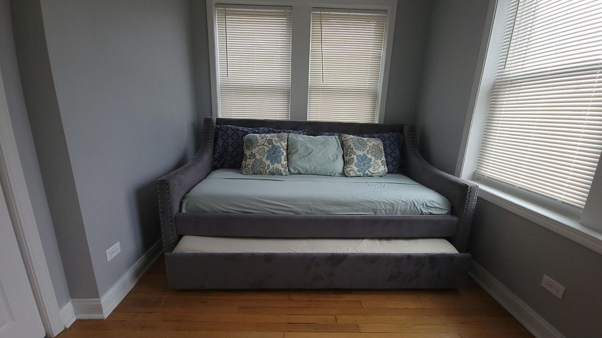 Beautiful Big 3 Bedroom Quiet Near Downtown Apartment Chicago