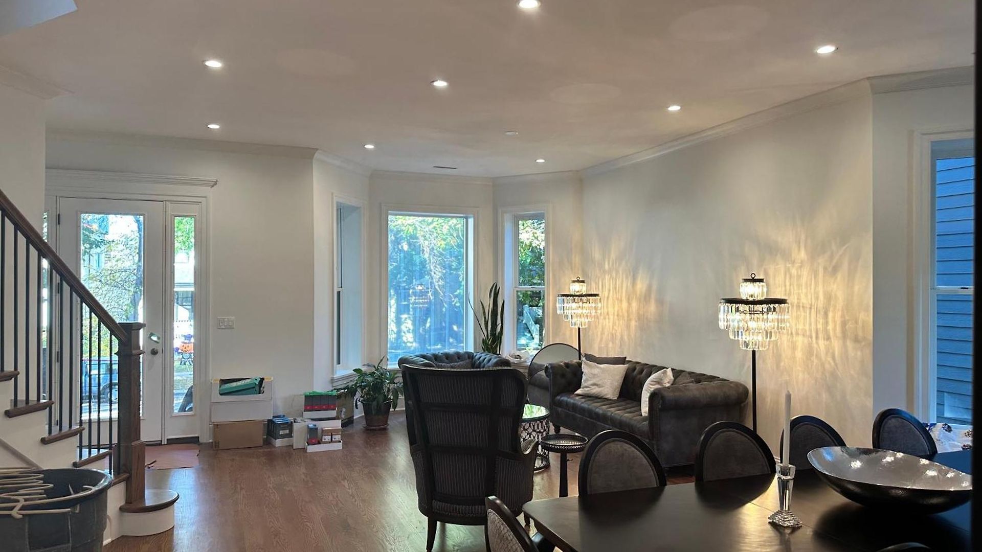 Lyons' Den Homestay *