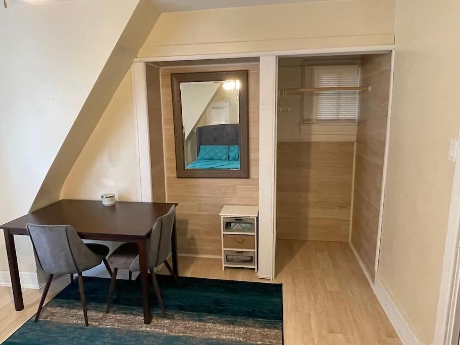 Exquisite Rogers Park 1 Bedroom, 1 Bath Near Evanston Apartment Chicago