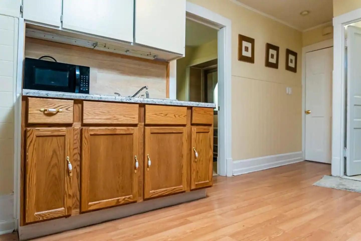 Exquisite Rogers Park 1 Bedroom, 1 Bath Near Evanston Apartment *