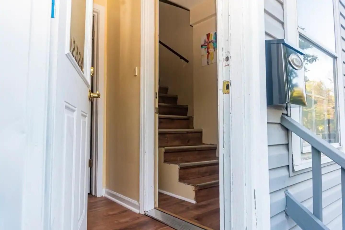 Exquisite Rogers Park 1 Bedroom, 1 Bath Near Evanston