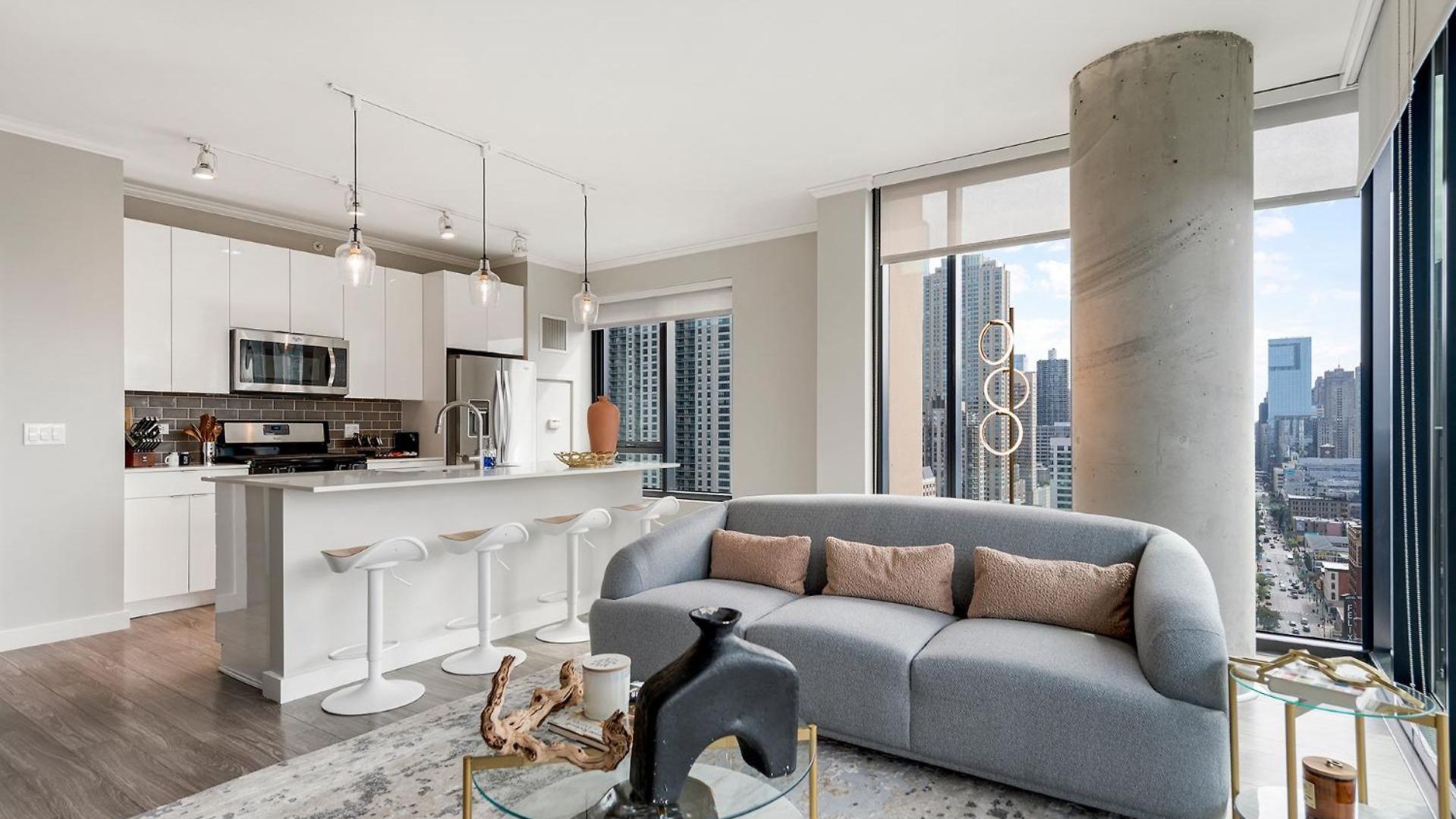 Aurelien Spacious In The Heart Of Gold Coast Apartment Chicago