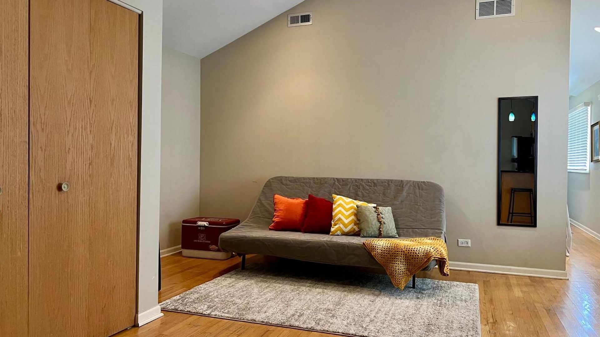 4 Bedroom In Location Parking Fireplace Back Yard Pets Welcome Chicago