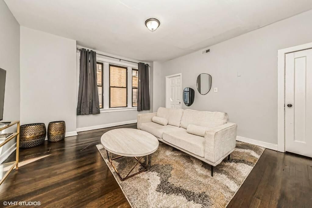 2 Bedroom Near U Campus & The Lakefront!