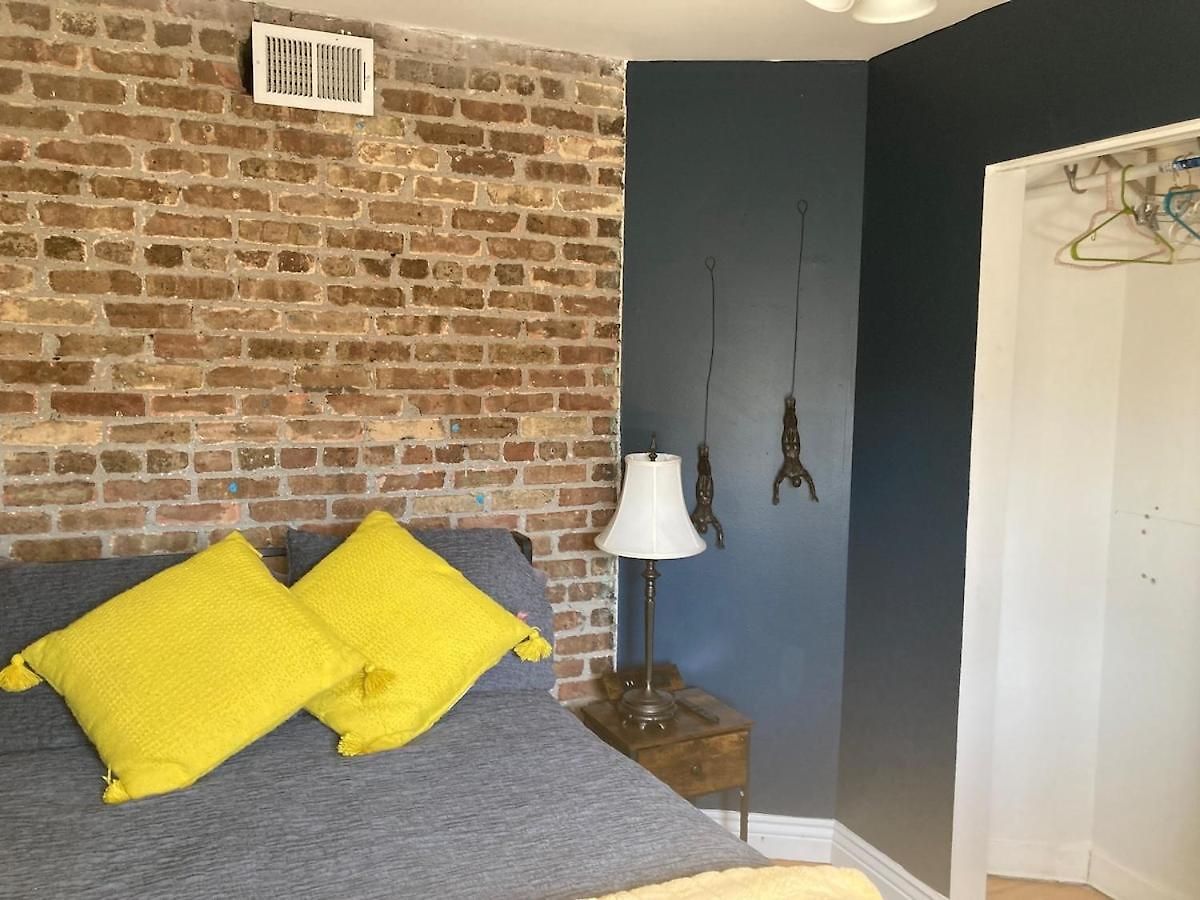 Private Bedroom With Shared Bath Bed & Breakfast Chicago