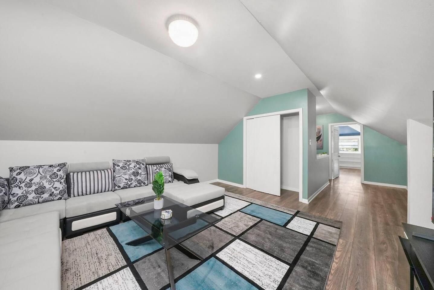 Gorgeous 5 Bedroom Gem With Games Chicago