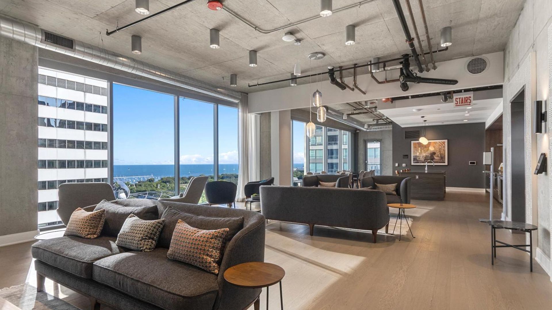 Premier Penthouses And With Captivating Views Of Millennium Park Apartment *