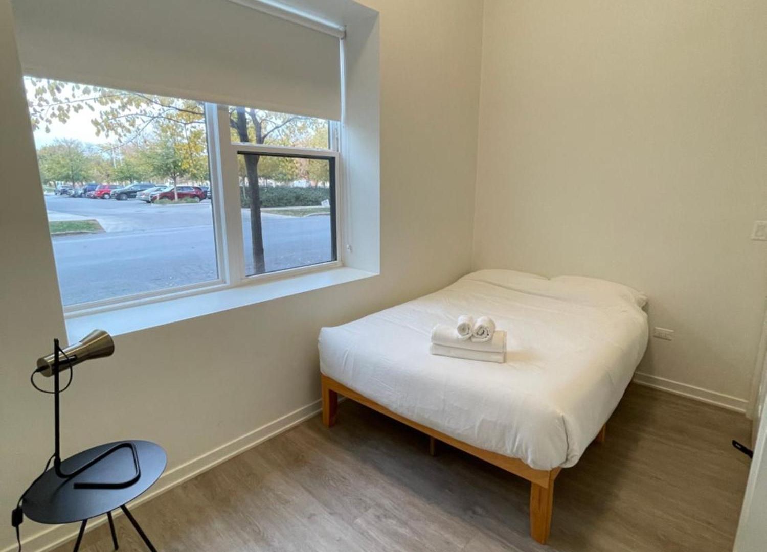Private With Share Livingroom And Kitchen In Pilsen