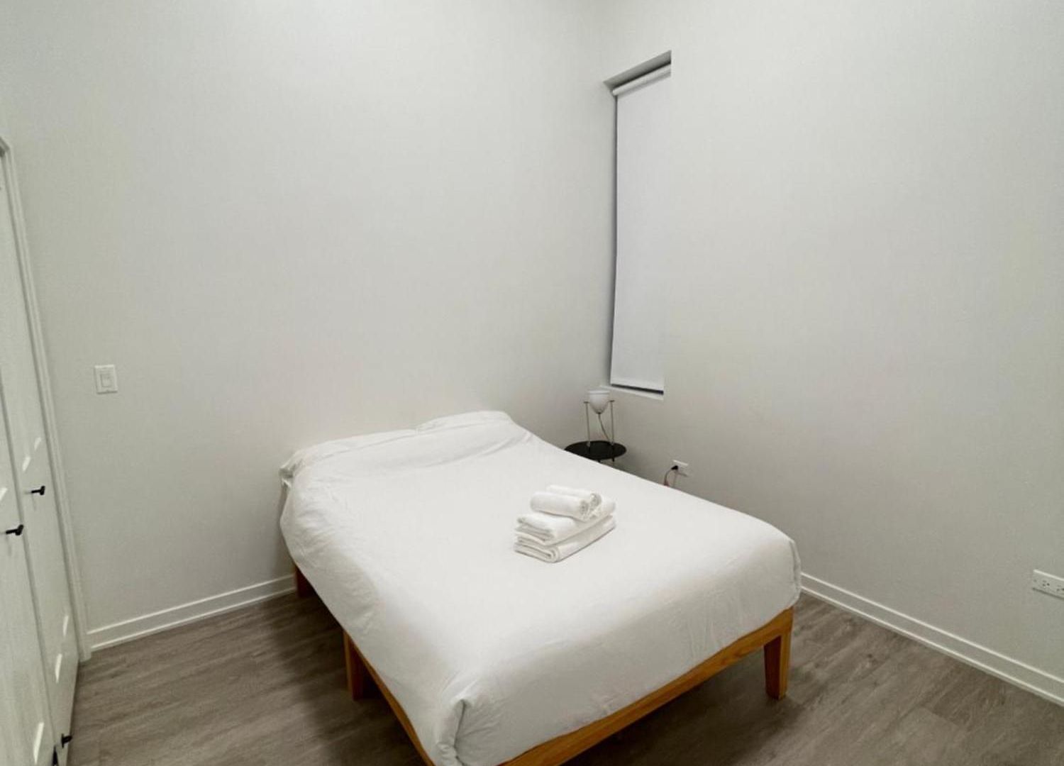 Private With Share Livingroom And Kitchen In Pilsen Chicago