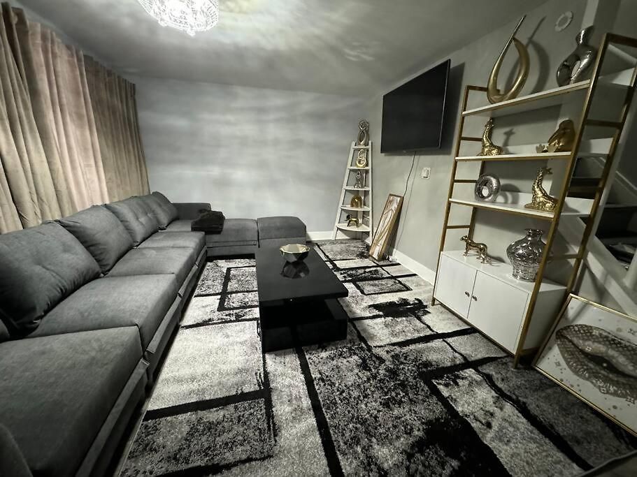 Hamaline Luxury * Chicago