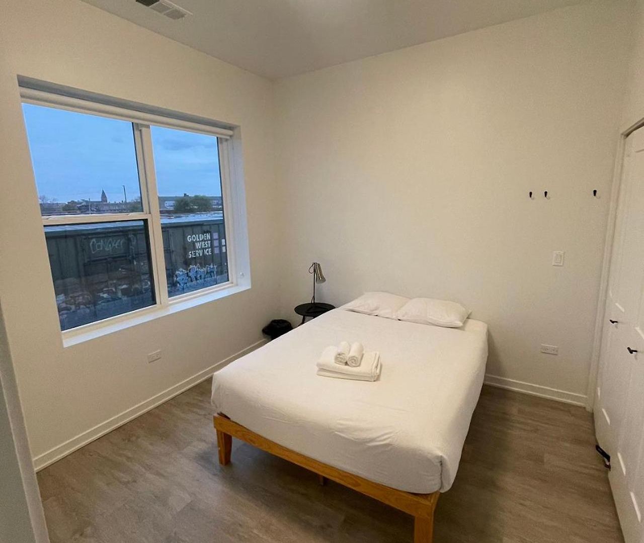 Modern Shared Near Downtown Chicago, Flexible Options And Shared Amenities *