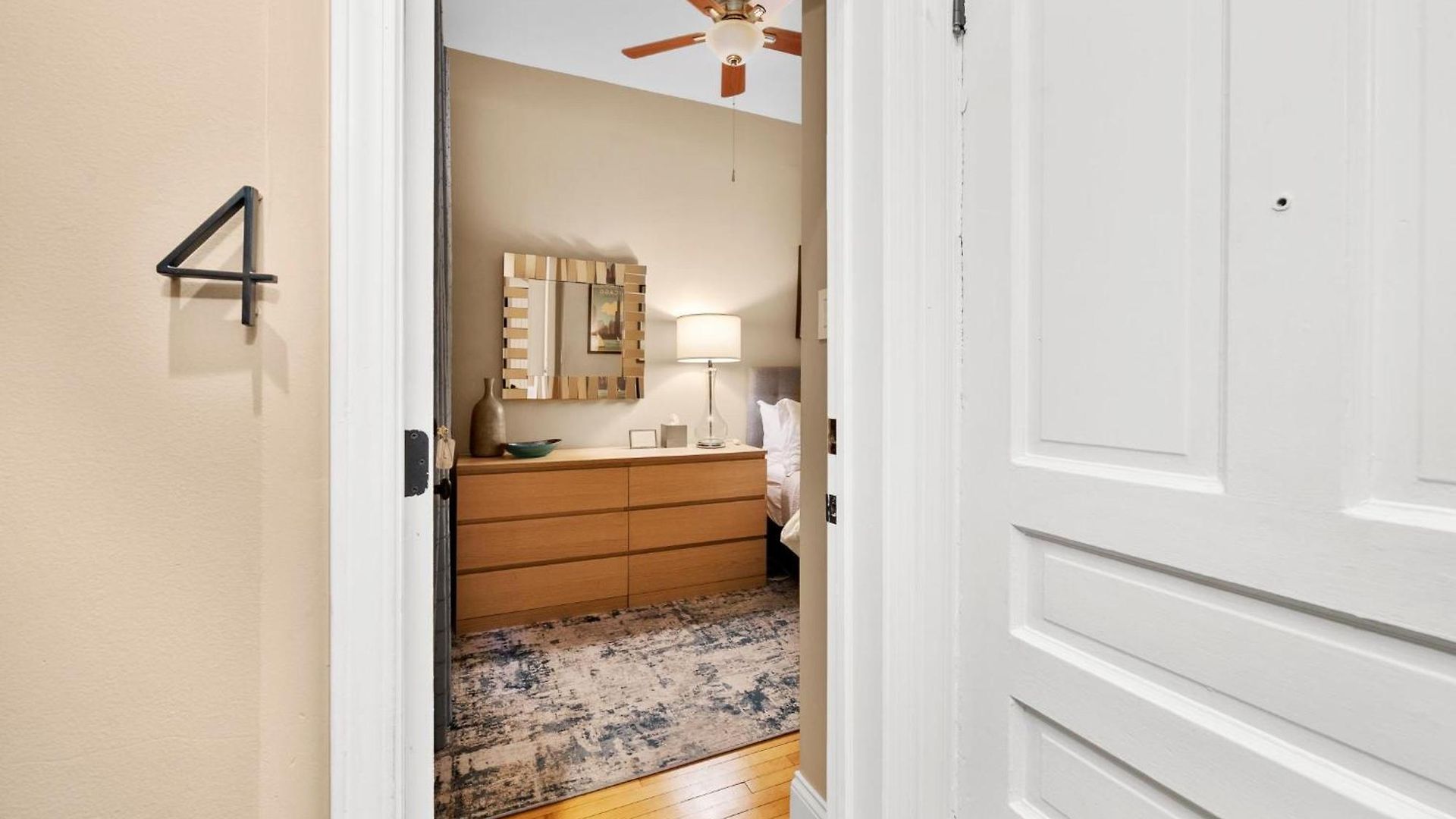 Apartment 2f Chicago's Little Italy Near West Loop & Downtown *