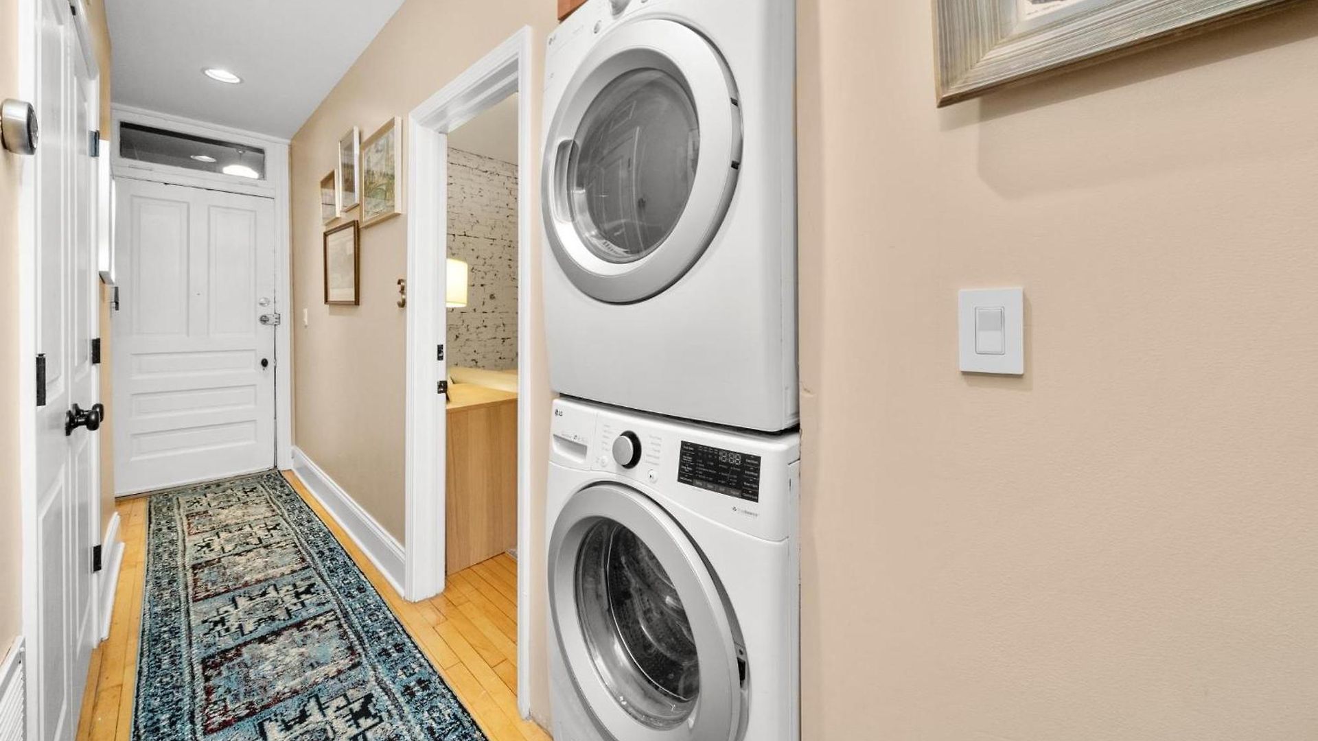 2f Chicago's Little Italy Near West Loop & Downtown Apartment *