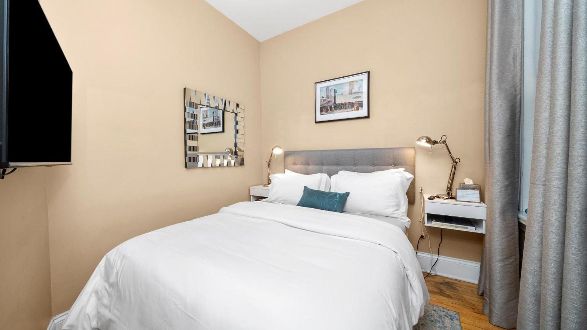 Apartment 2f Chicago's Little Italy Near West Loop & Downtown *