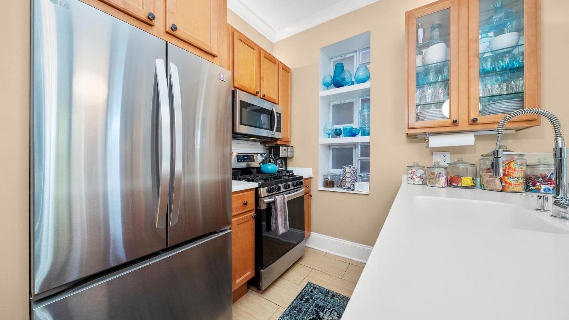 2f Chicago's Little Italy Near West Loop & Downtown *