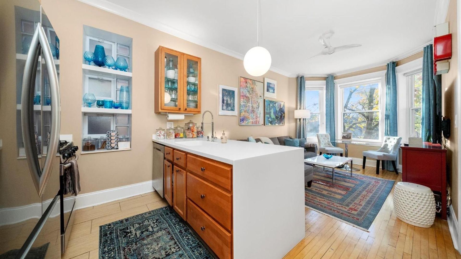 Apartment 2f Chicago's Little Italy Near West Loop & Downtown Chicago